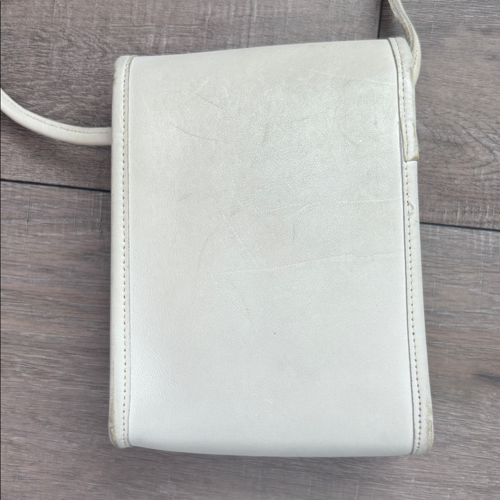 Vintage Coach Scooter Bag in color Bone - Picture 3 of 10